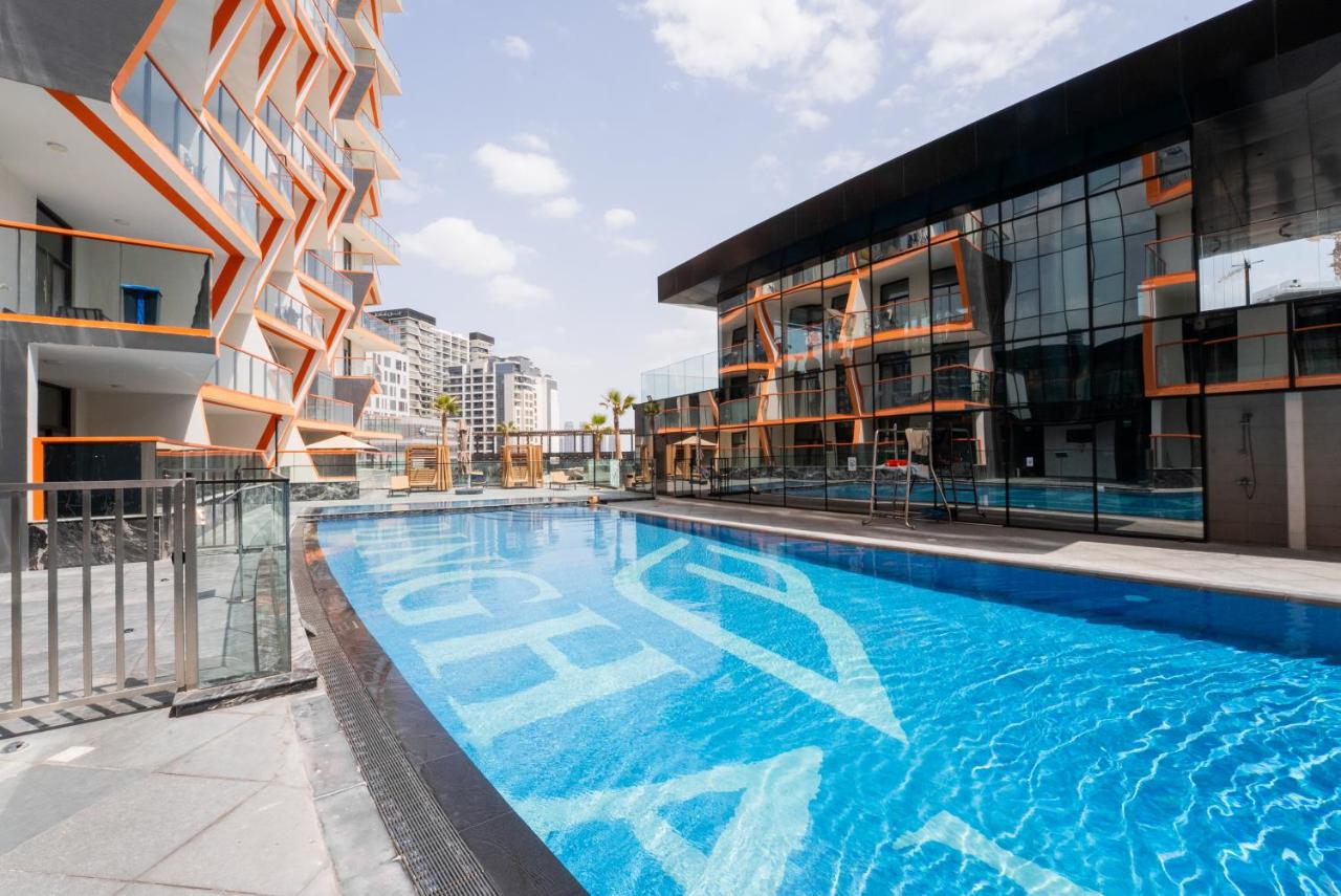 Designer Suite with Skyline views - 4