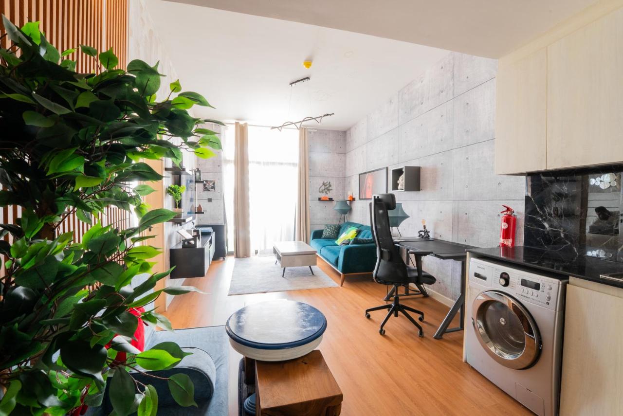 Designer Suite with Skyline views - 5