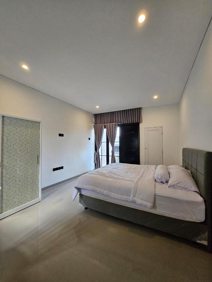 Entire House Jimbaran - 2