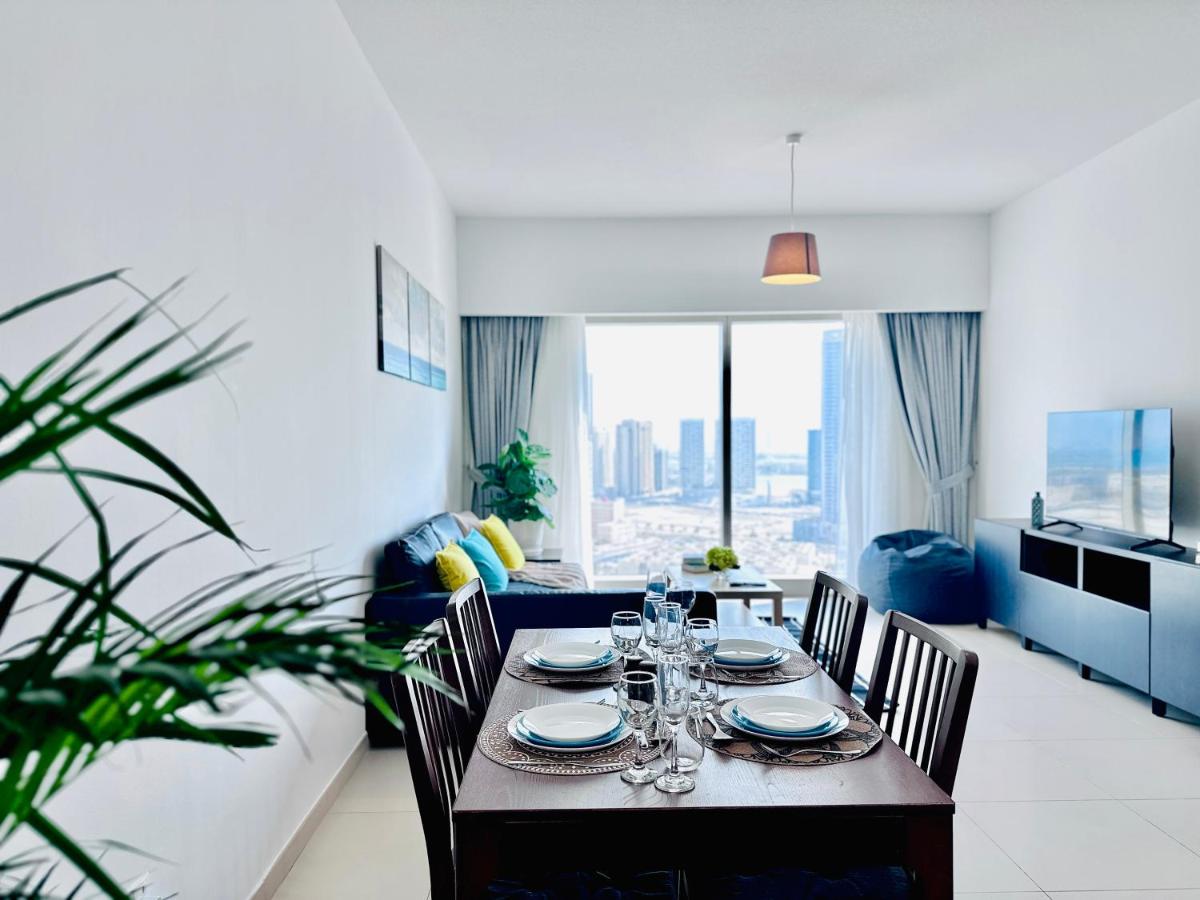 Urban Oasis 1BR Apartment in Gate Towers - 5