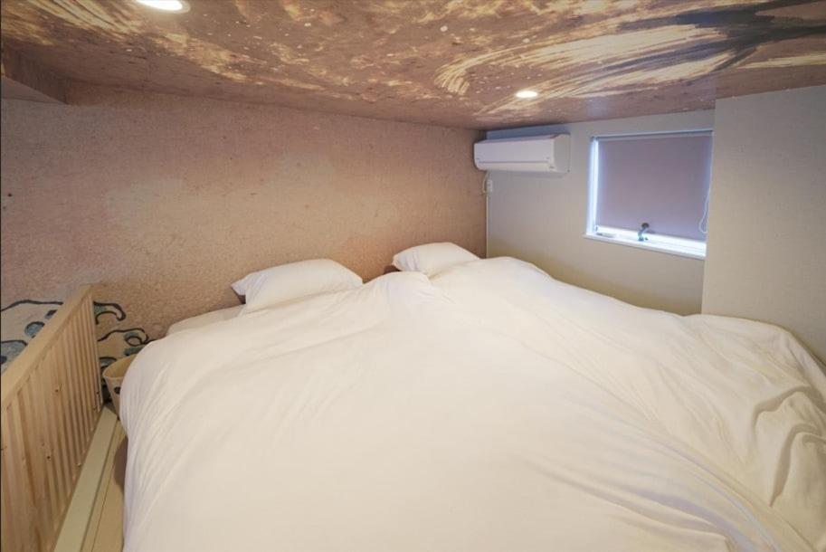 Hokusai Great Wave x Modern Japan - 2