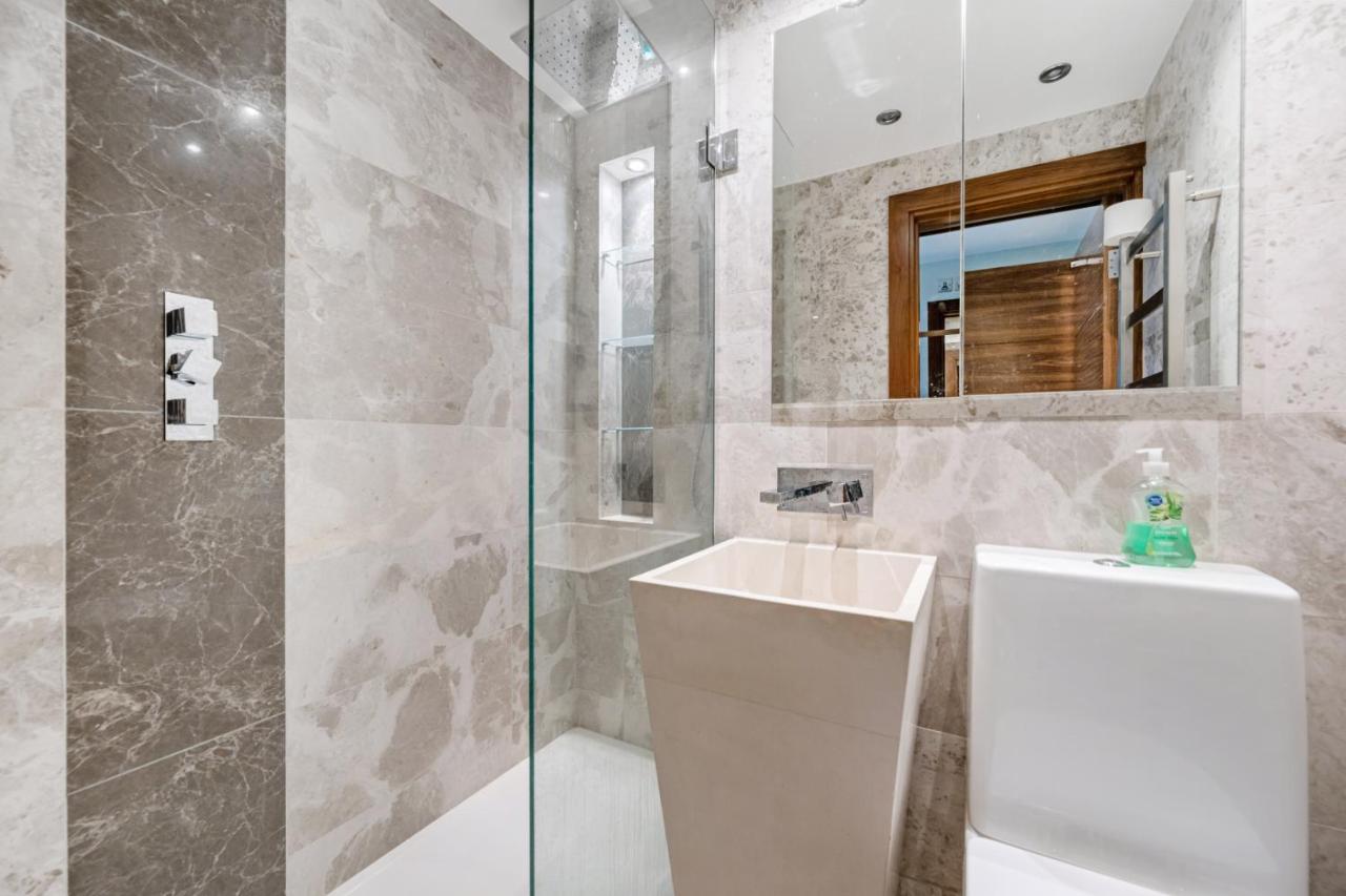 Kensington Haven 3-Bed, 3-Bth Flat - 3