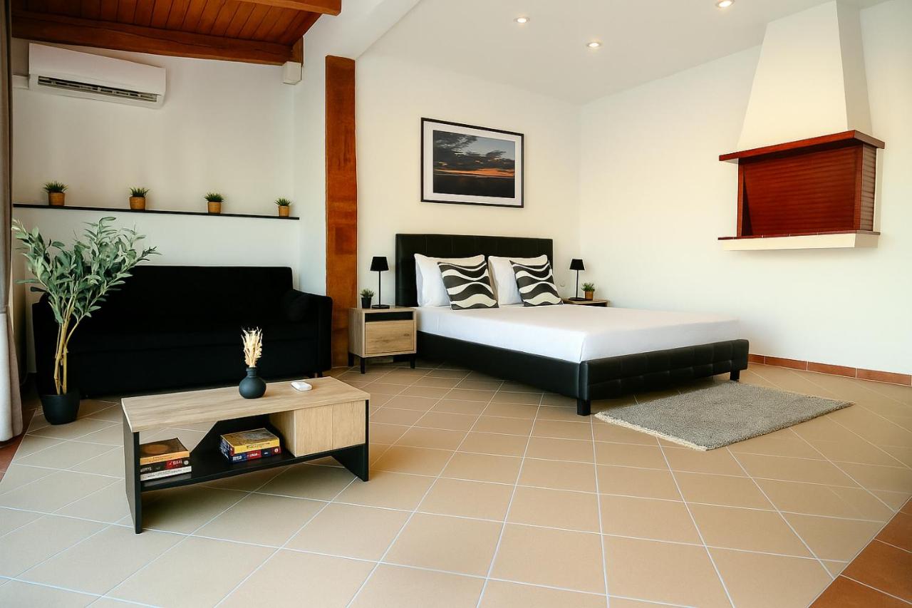 Panathenea Rooftop Apartment with Stunning View of Lycabettus - 2