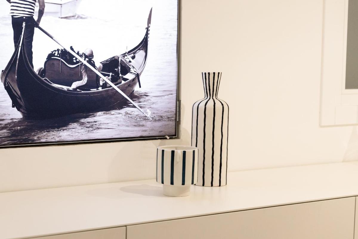 Private Courtyard Peggy Cozy Venice Apartment - 4