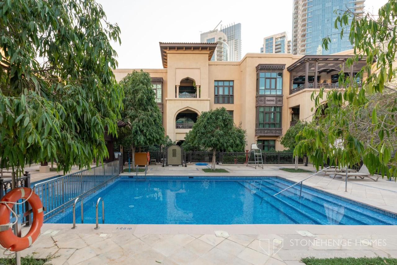 Chic 1BR Apartment in Downtown Dubai Steps Away from Burj Khalifa & Dubai Mall - 2