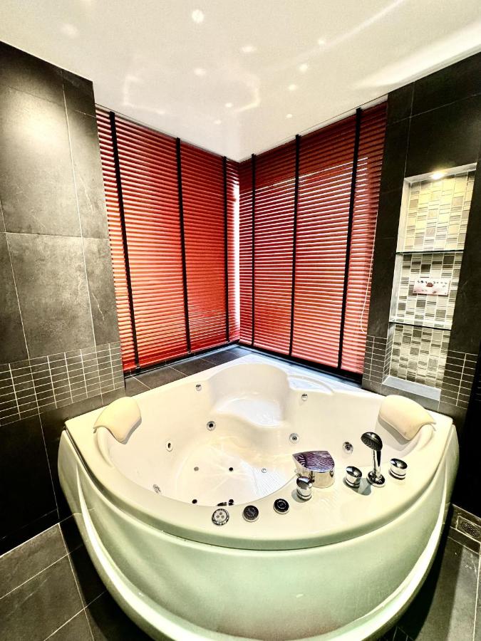 L08 Penthouse Suite Modern Condo On Bangla Road - 4