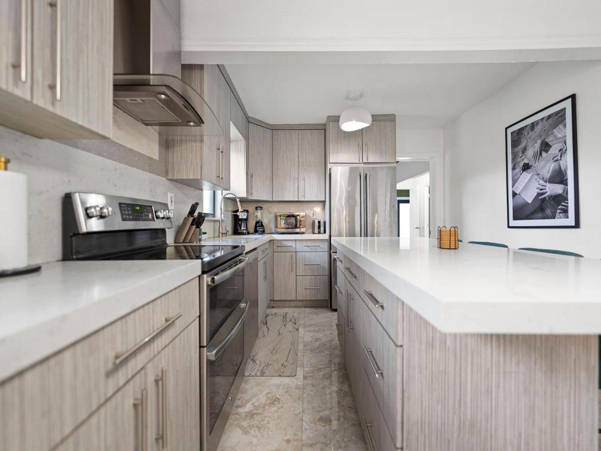 The Velvet Palm Midtown Pool and Hot Tub - 2