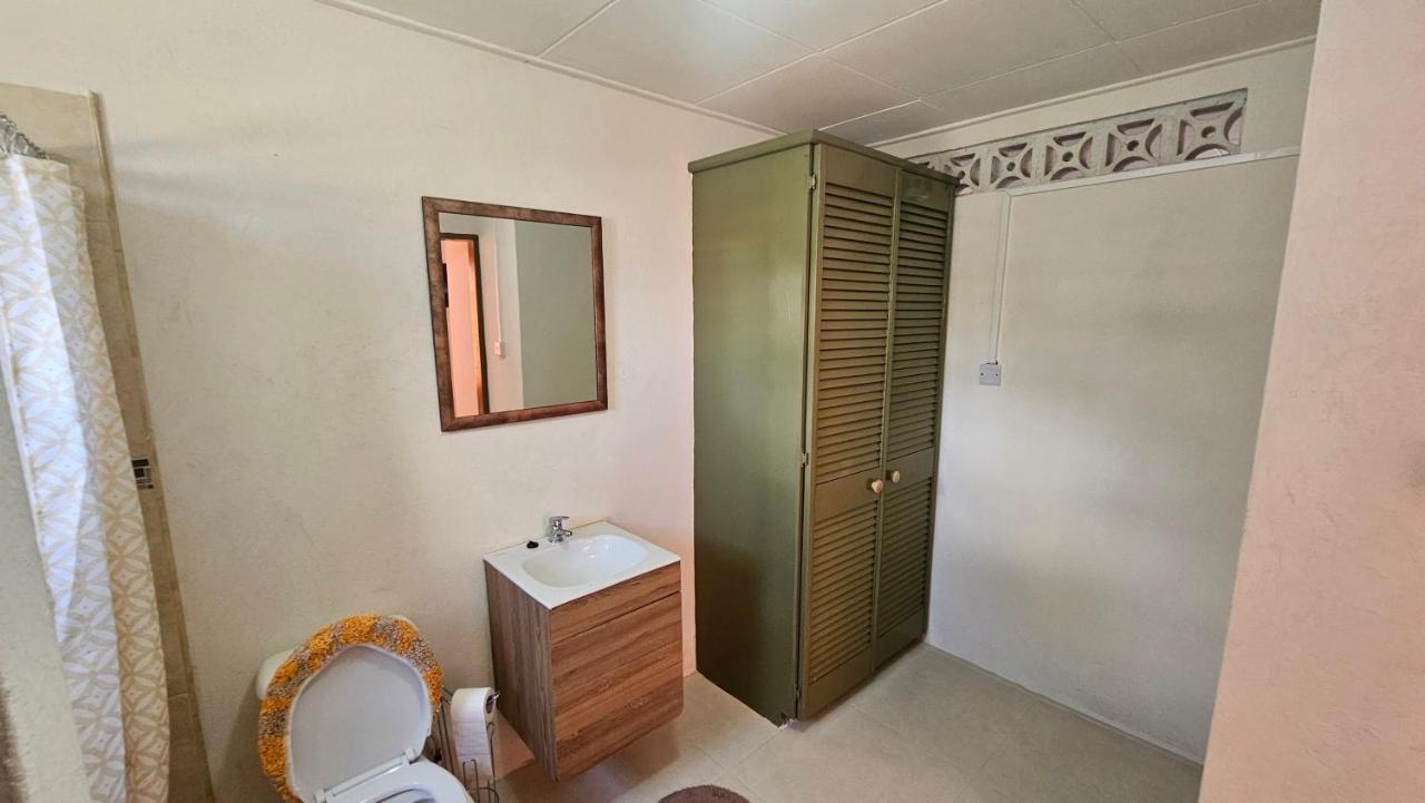 Cozy 1-Bedroom Apartment Near Botanical Gardens - 3