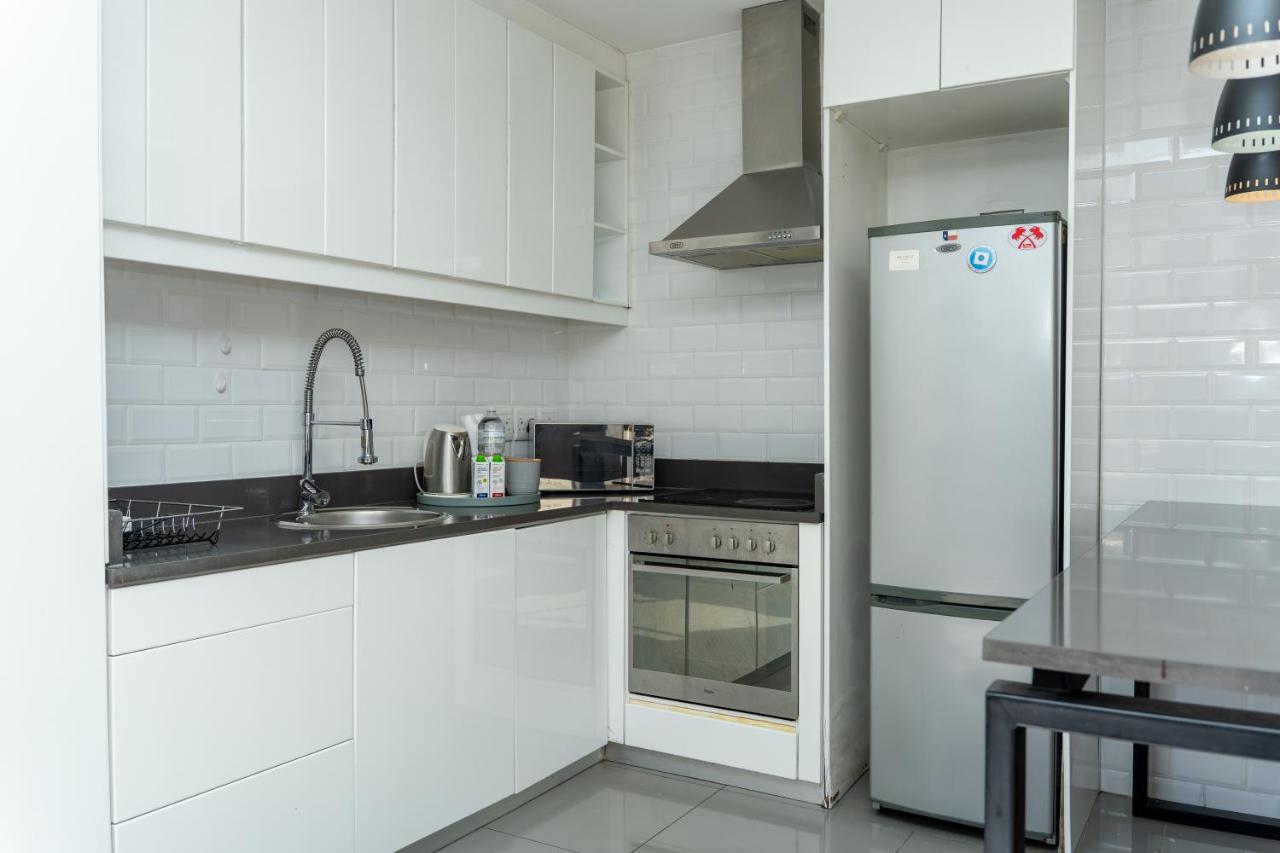 City Centre Apartment - Steps from Everything - 4