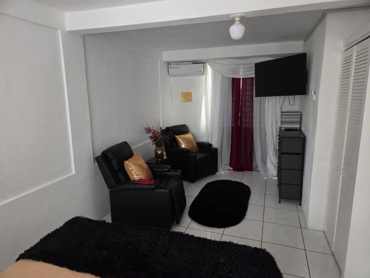 11onEssex2 in the heart of Kingston Jamaica - 5