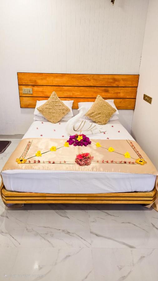 Uhoo's Lavish Oasis - 2