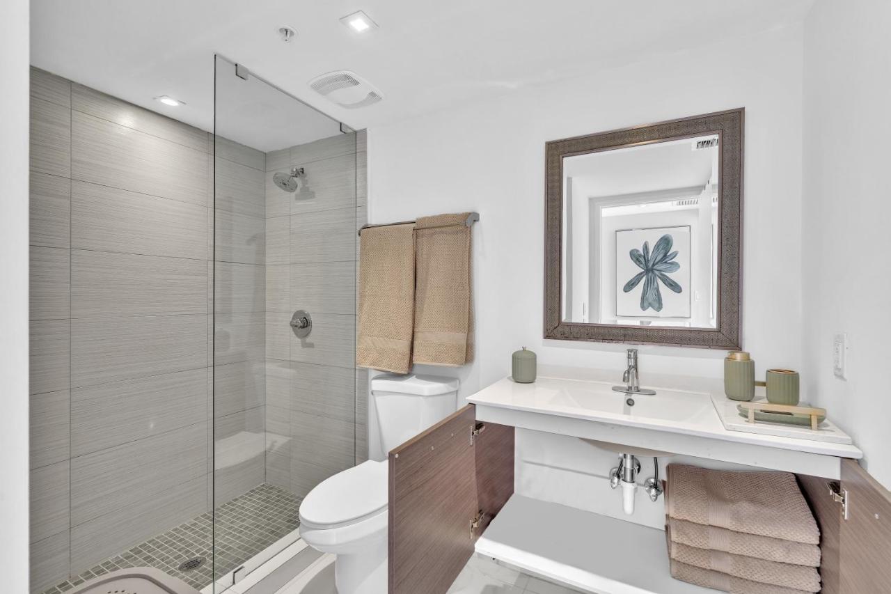 Waterfront Luxury Kosher Condo with Rooftop Pool, Bay Harbor Islands - 3