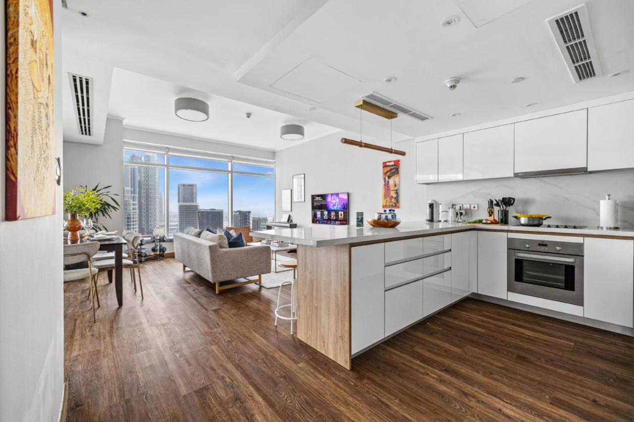 Luxury 1BR with Workspace Next To Dubai Mall - 5