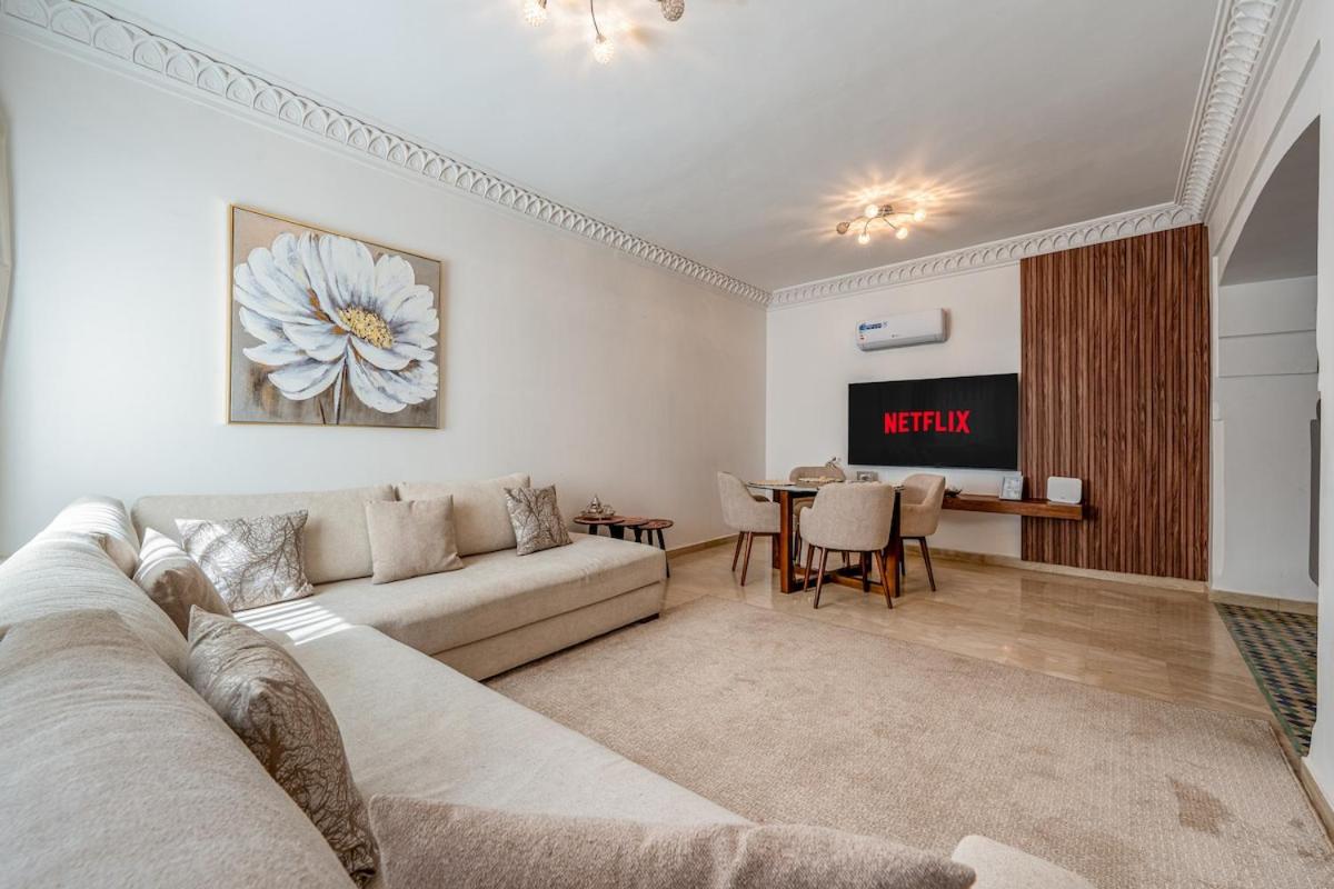 Cosy Palace elevator and pool - 2