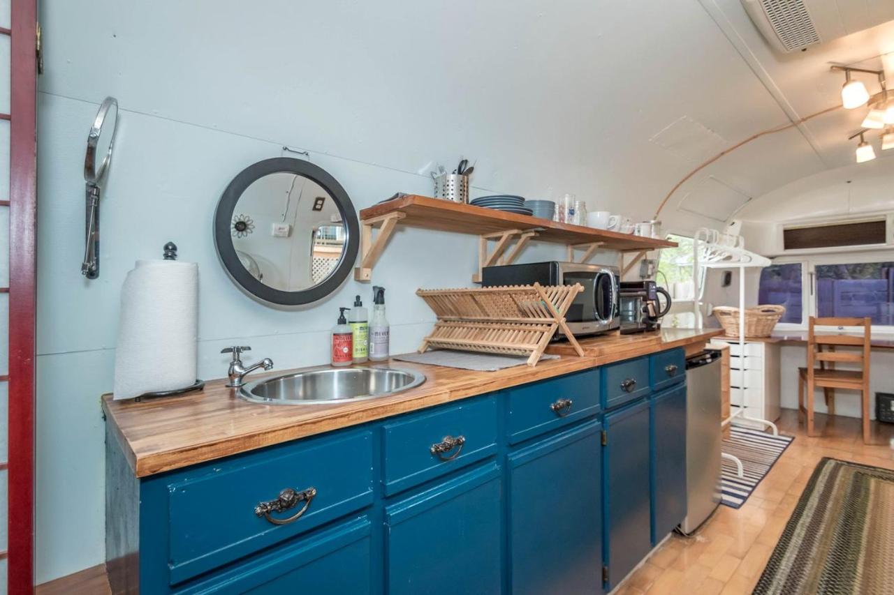 Sleek Retro Airstream Rental for Glamping for Two near Downtown Austin - 3
