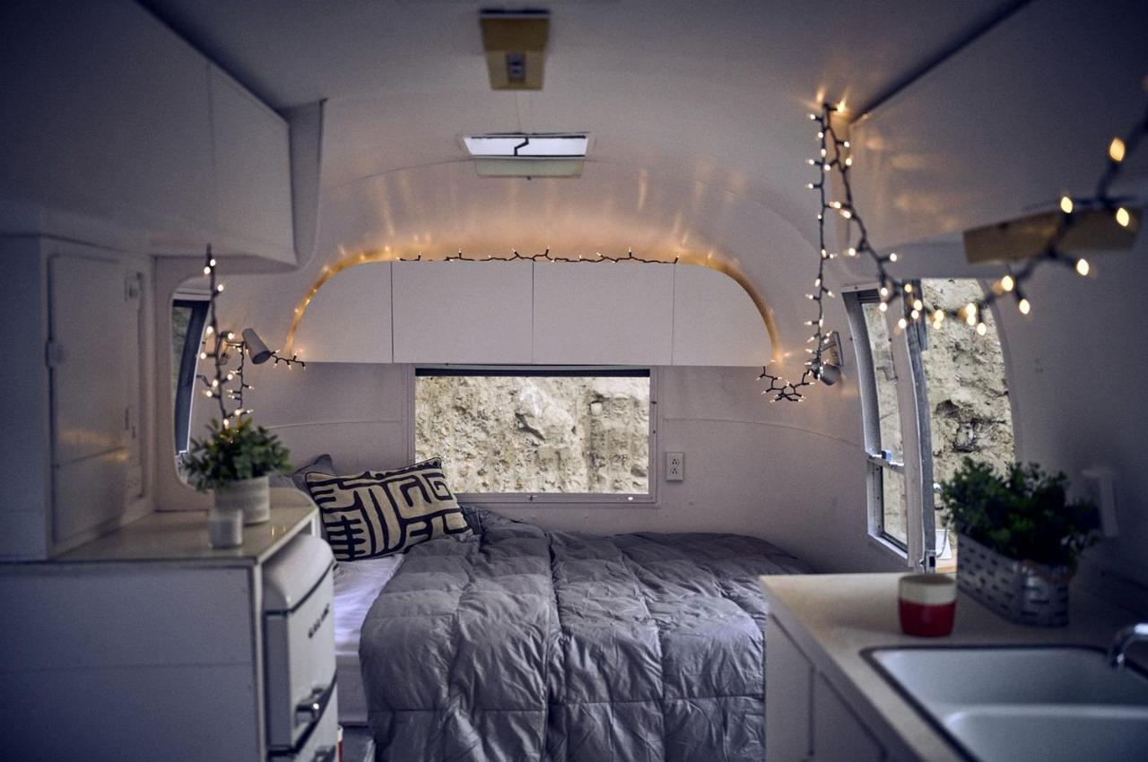 Secluded Pet Friendly Airstream in Calabasas, California - 2