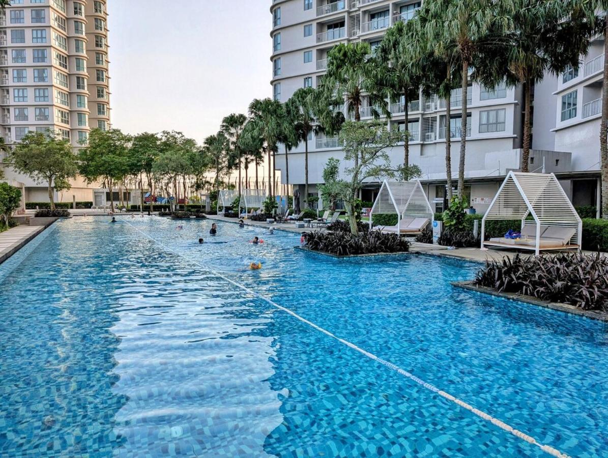 Family Friendly Designer Studio At Puteri Harbour - 4