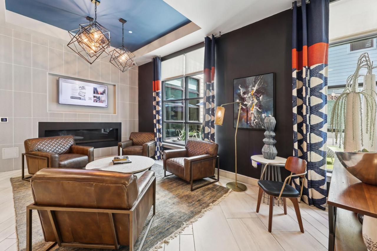 Sentral East Austin at 1630 E Sixth - 3