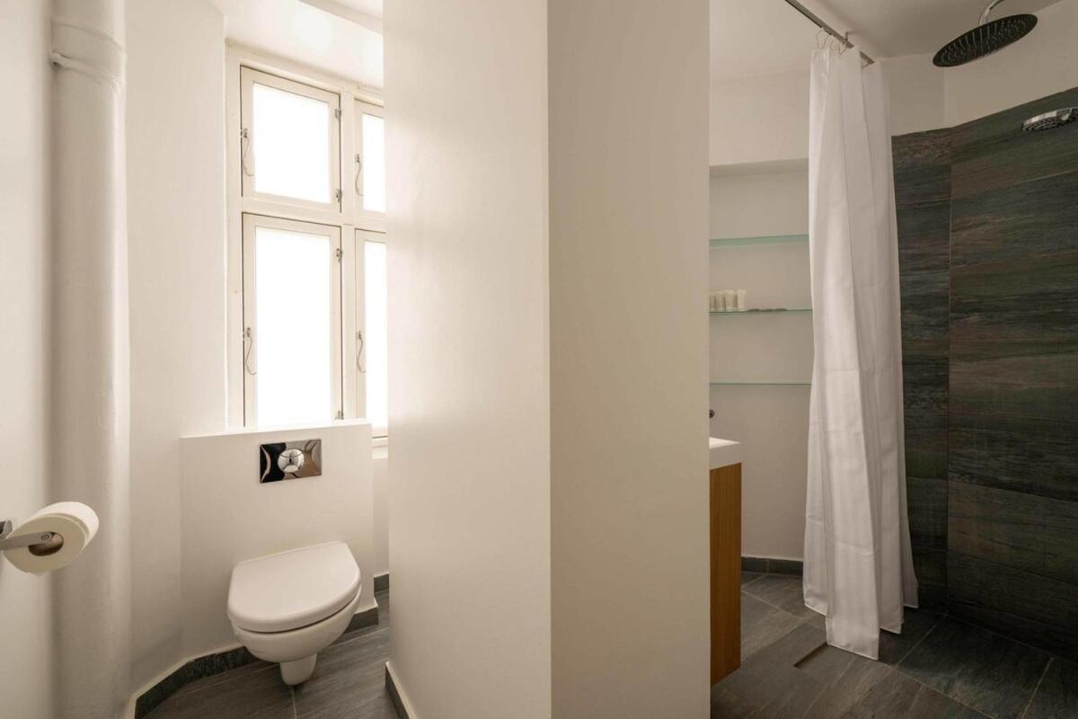 TEST ONLY Spacious and Comfortable First-Floor 3BR - 4