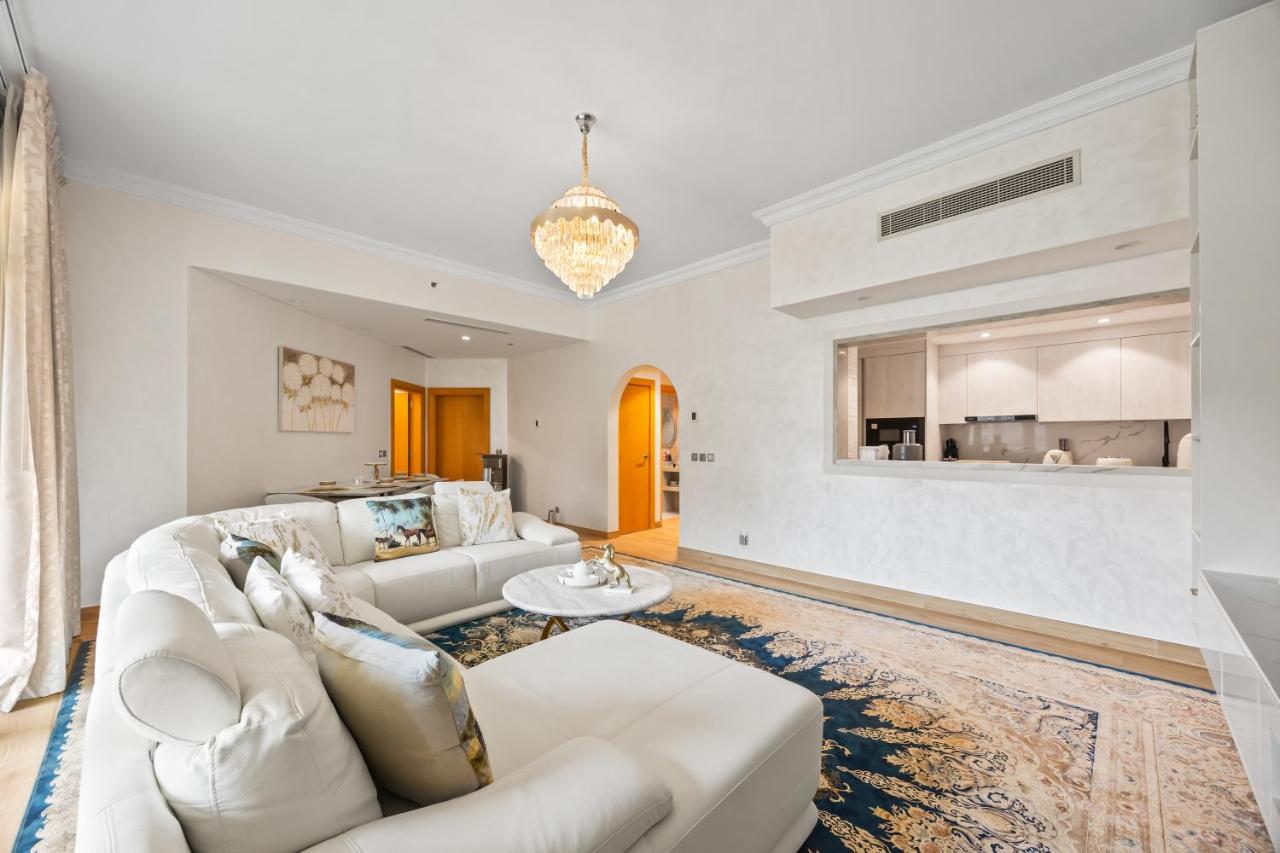 2BDR Luxury Apartment in Palm - 5