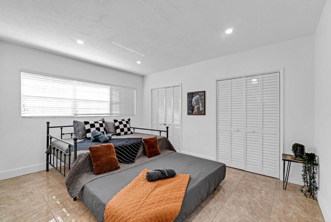 Miami Luxury Home Close to Beach & Aventura Mall - 2