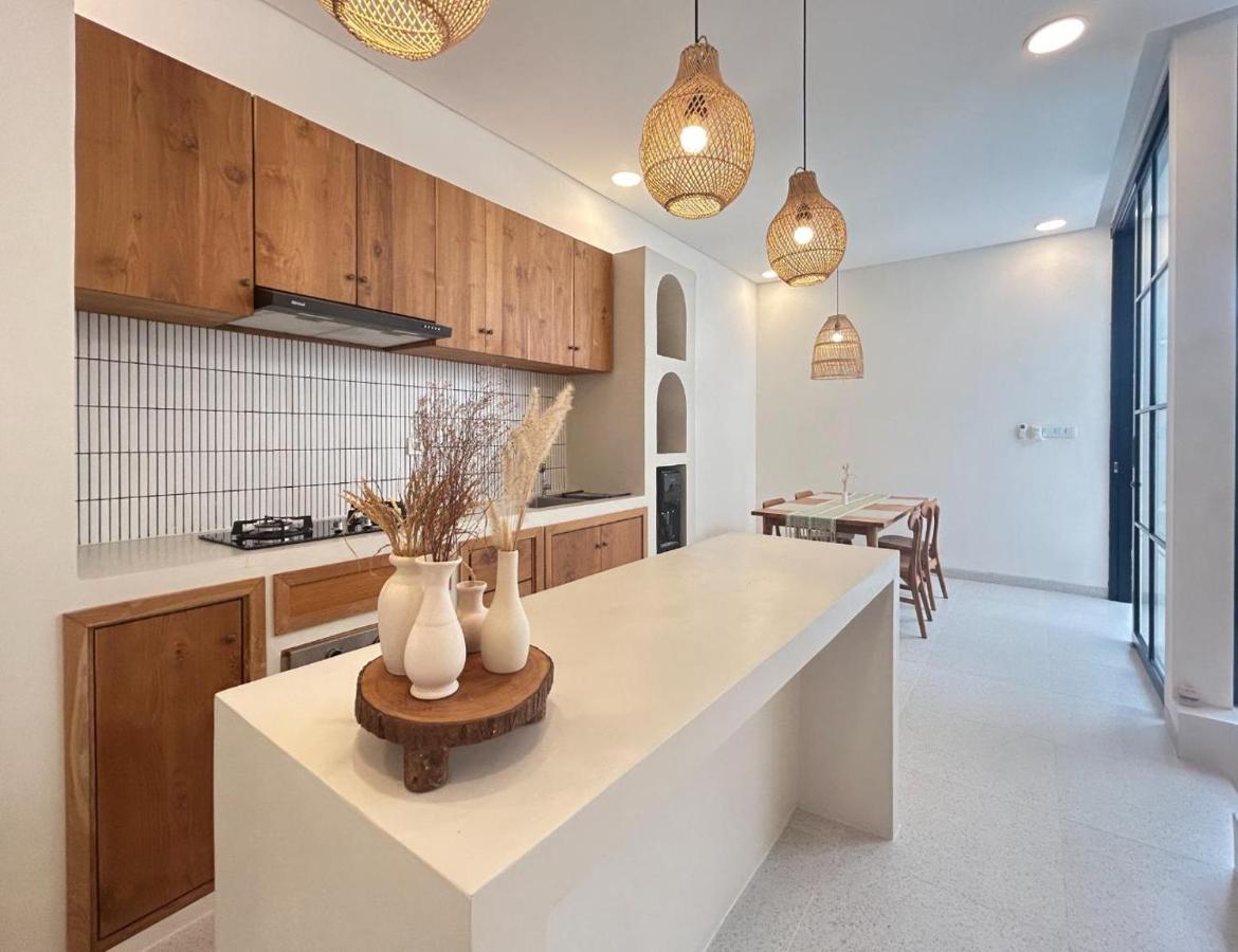 White Olive Villa Sanur - 5