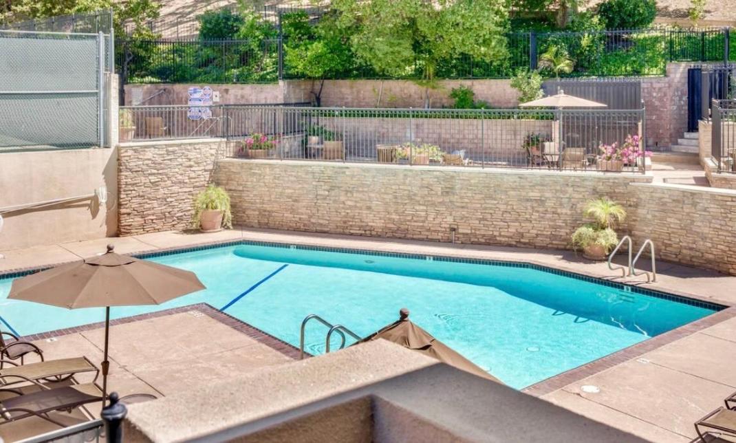 Luxury Pool View Spa Suite-Massage Chair-Steam Sauna-Welcome Champagne ! - 4