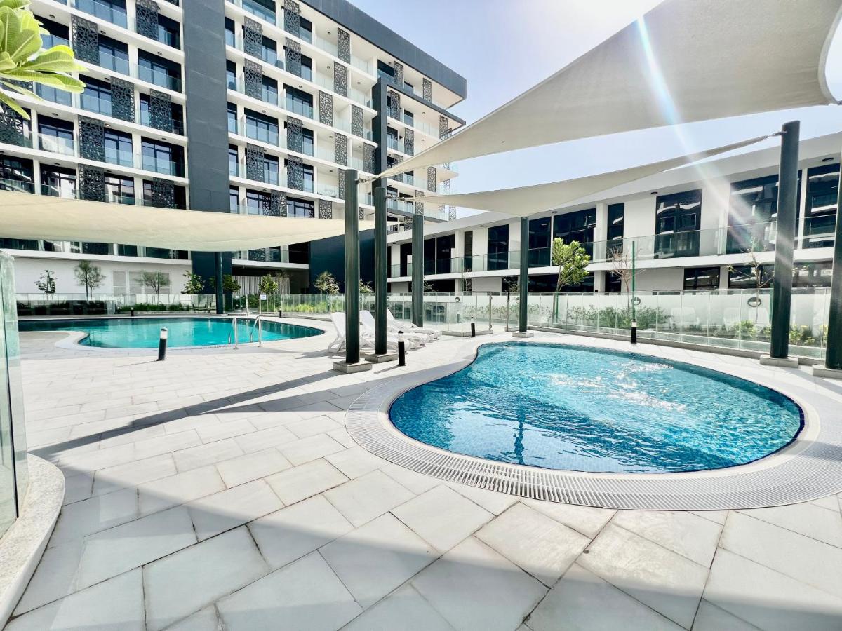 Modern 2BR Retreat at The Gate in Masdar City - 4