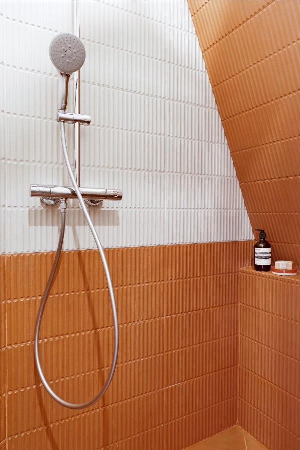 la suite rouge du marais - 3