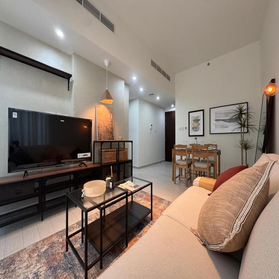 Premier 2-bedroom Lifeline apartment with free Parking - 4