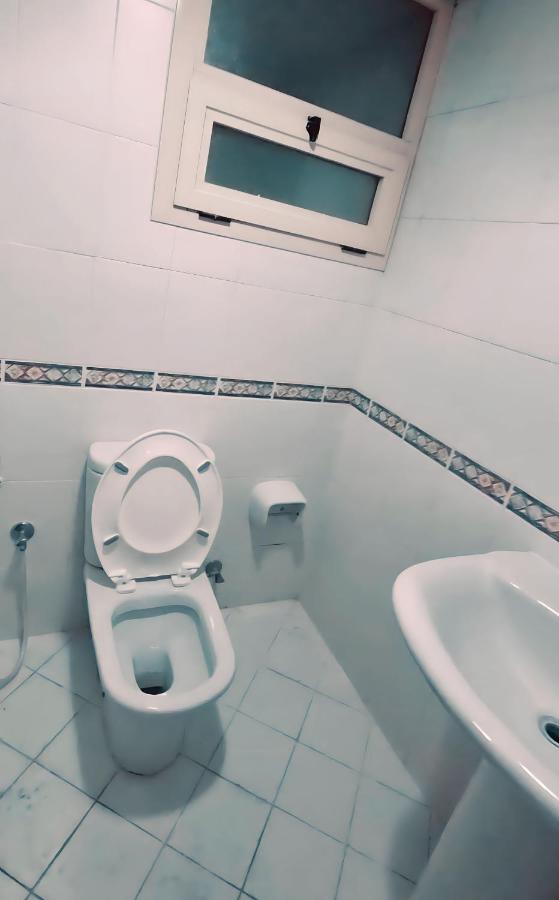 Unique Boutique - MBZ - 3