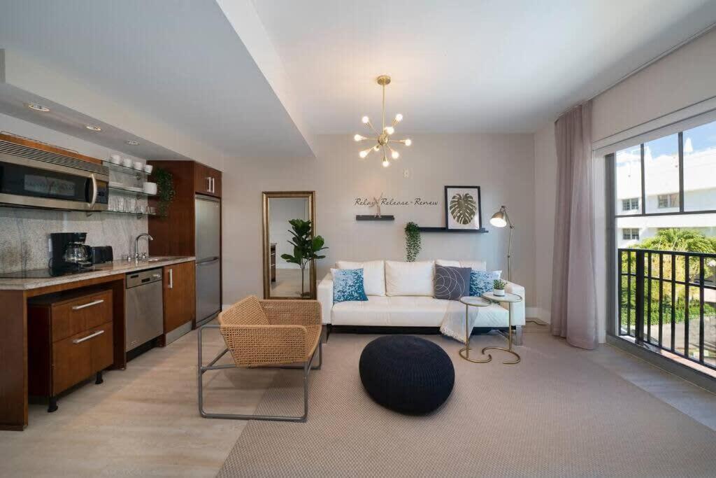 Ocean Dr 1BR Apt with Rooftop Pool 93 Walk Score - 2