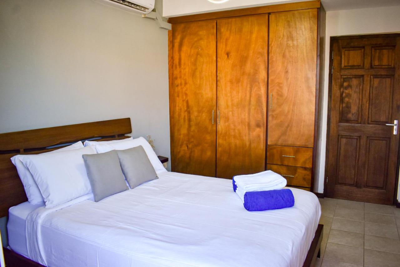 Cozy 2BR Apartment, Pool and BBQ - 2