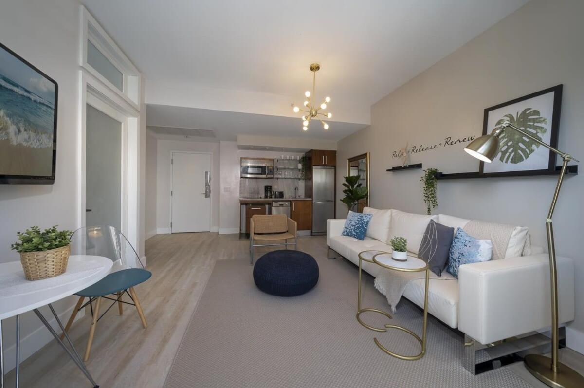 Ocean Drive Retreat - Beach Access & Rooftop Pool - 5