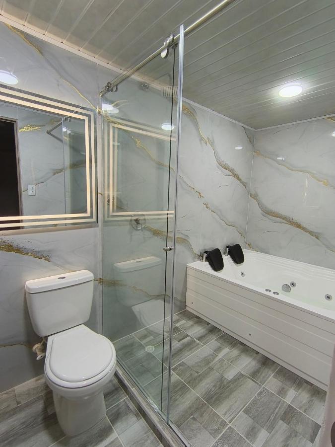 Alojamiento Hotel The hive suite - 2