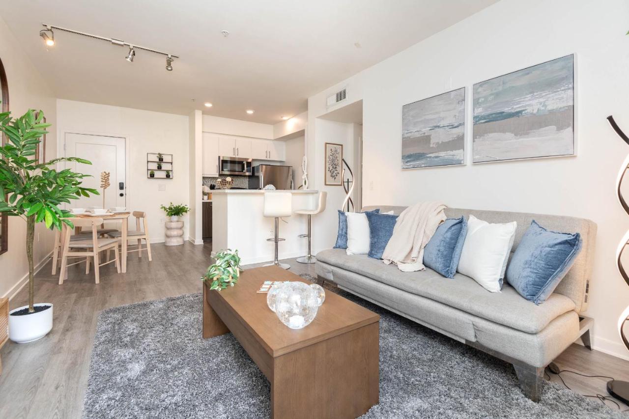 Hollywood Stars 2 Bedroom Apartment