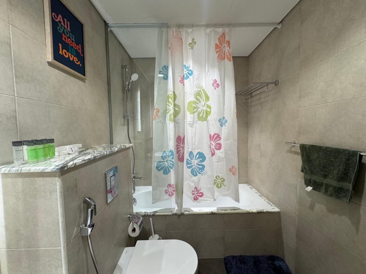 Paramount Hotel Midtown 2BR Apartment With Burj Khalifa View - 3