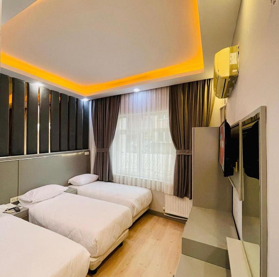 Crowned Boutique Hotel - 2