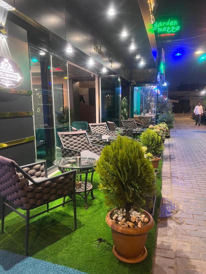 Crowned Boutique Hotel - 4