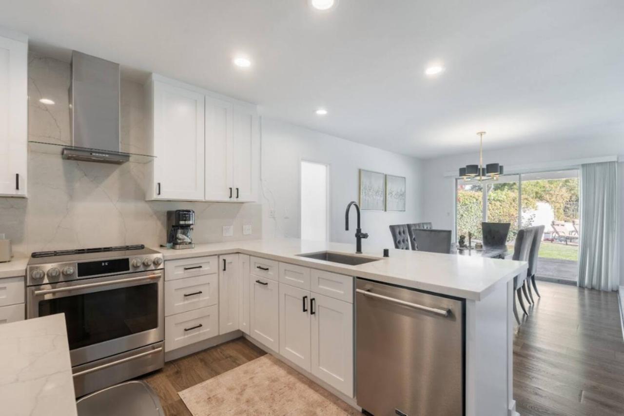 Wexford Hills Poolside Haven Backyard, BBQ - 5