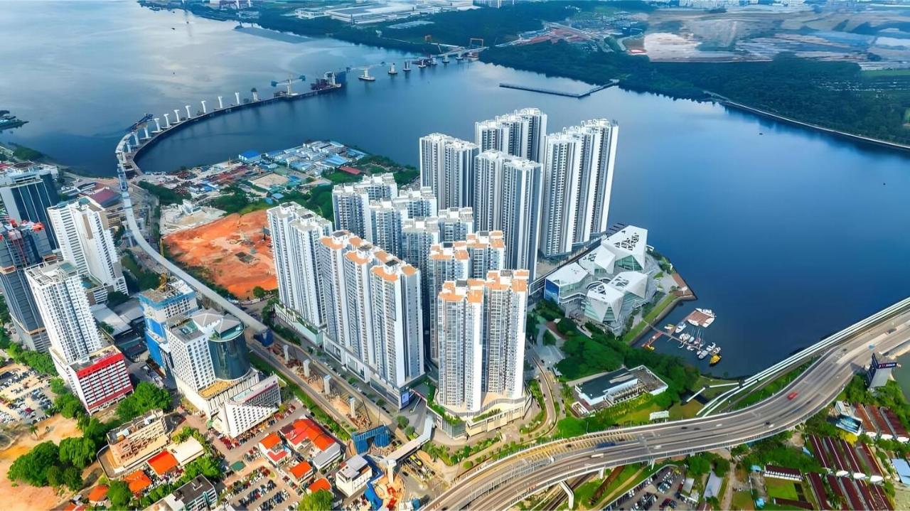 R&F Sea View 2BR New Luxury Design 5pax, Pet Friendly 1CP Netflix I CIQ RTS High Floor Unblock Super Sea View - 5