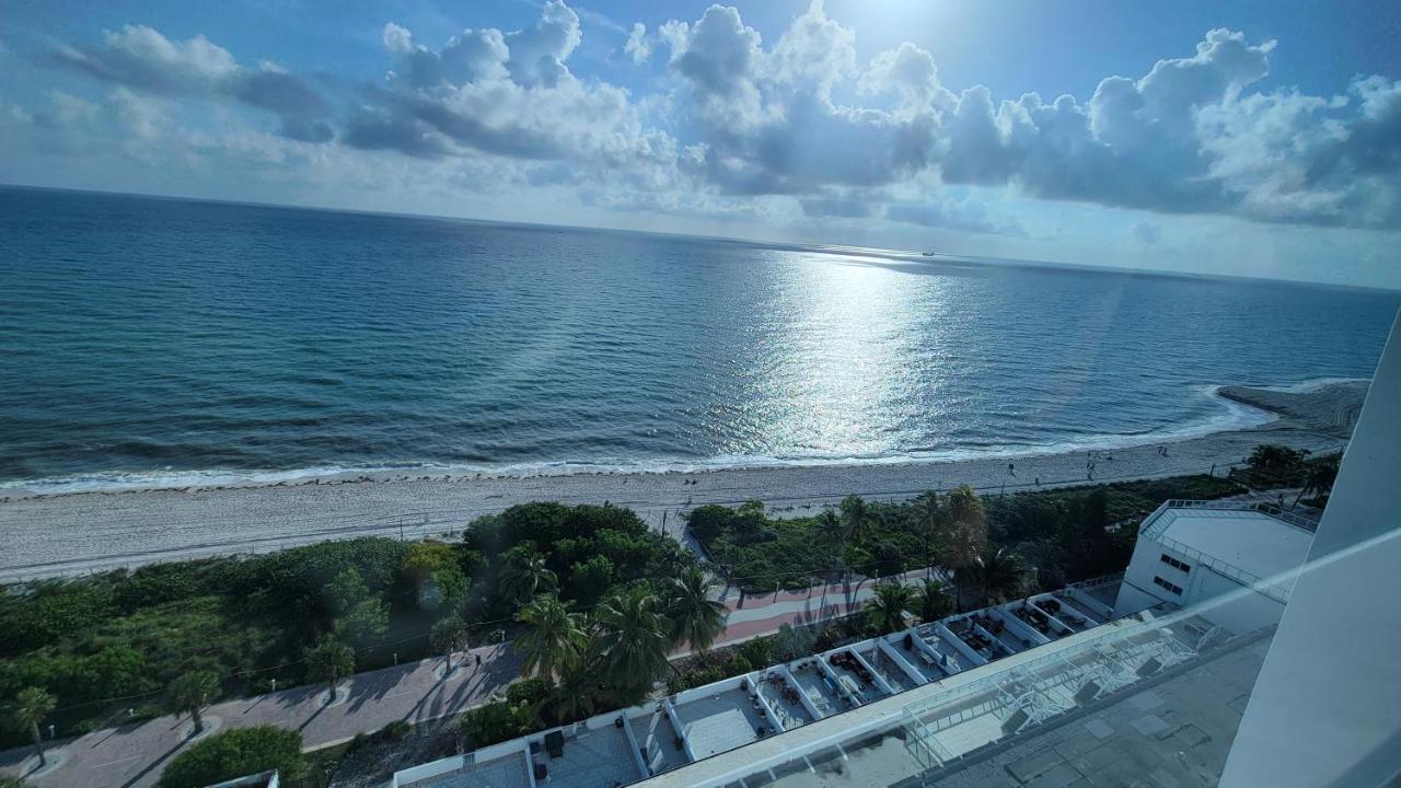 Amazing ocean view studio 14 floor Free parking - 3