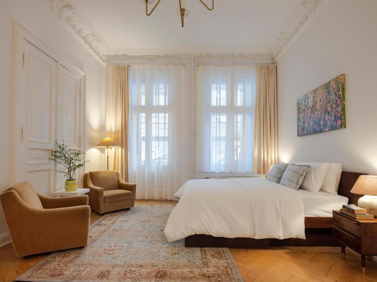 KuDAMM Charming Old Home,4-9 ppl,Family Friendly,Wifi,Savignyplatz