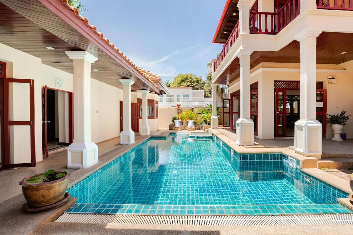G Thai Pool Villa