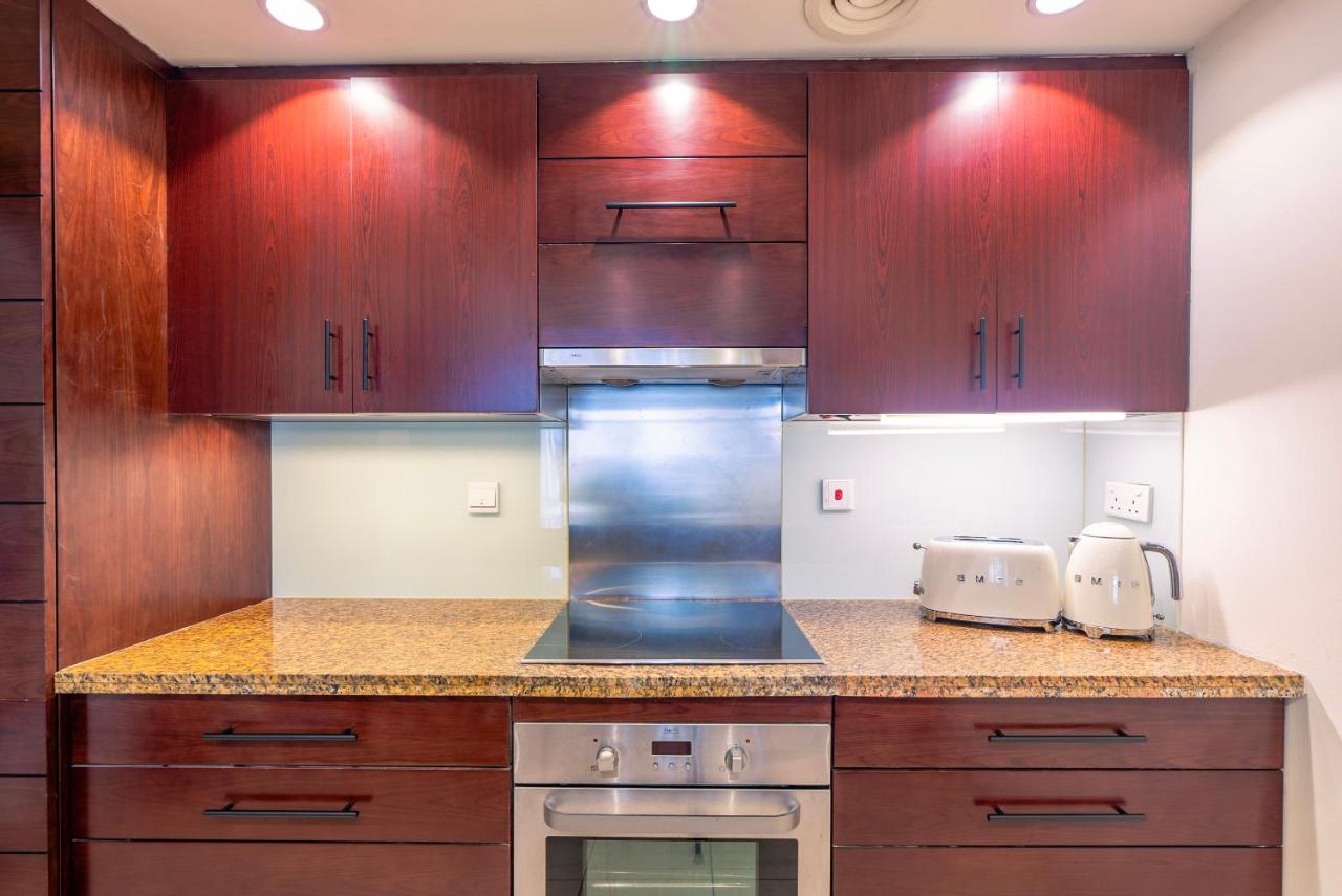 Grand 1bhk burj khalifa view Downtown - 2