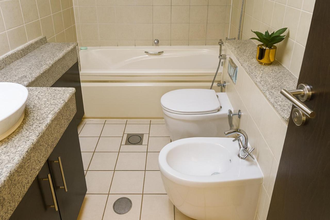 Marina 2BR 58th Floor Sea and City Views Pool Gym - 3