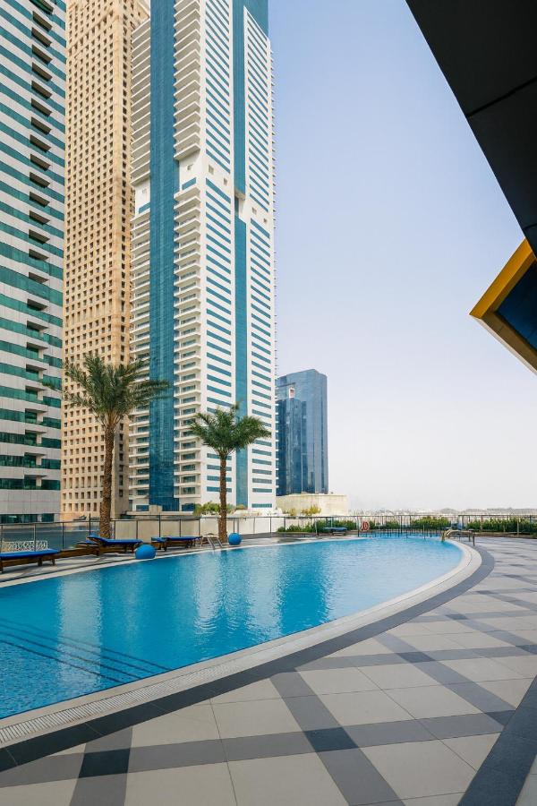Marina 2BR 58th Floor Sea and City Views Pool Gym - 4