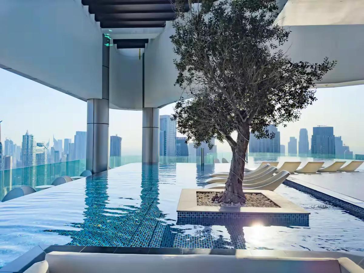 Amazing Burj Khalifa Views with Highest Infinity pool - 4