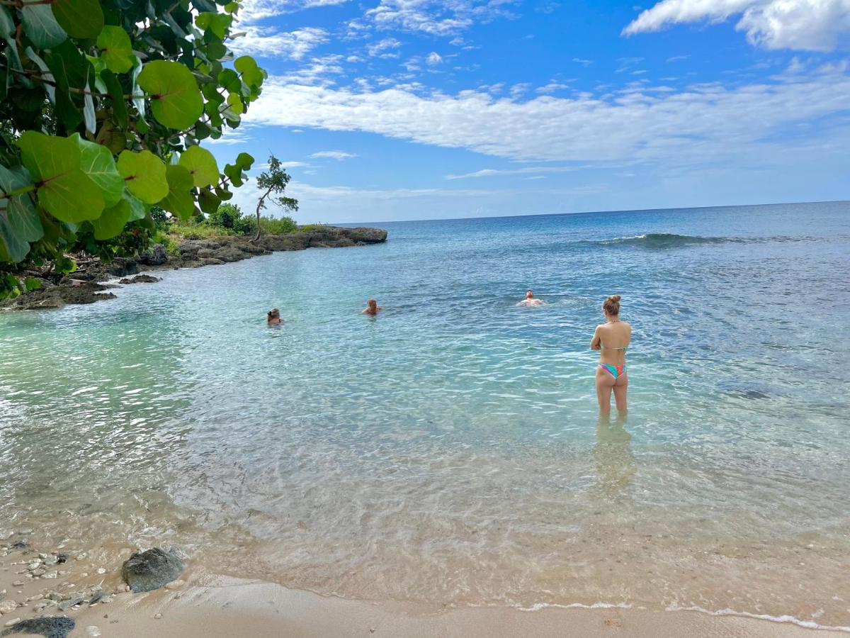 Whispering Clouds Beach House - 3