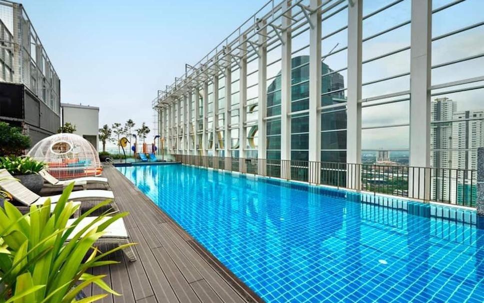 Suasana Suites Johor Bahru 2 Bedroom Apartment with Pool Walk to CIQ & JBCC - 2